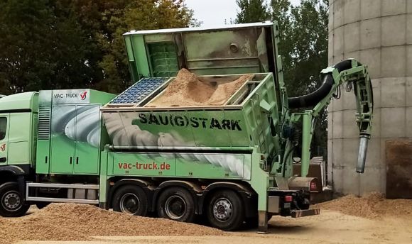 Kanal- und Rohrreinigung Kirchroth - Saugarbeiten